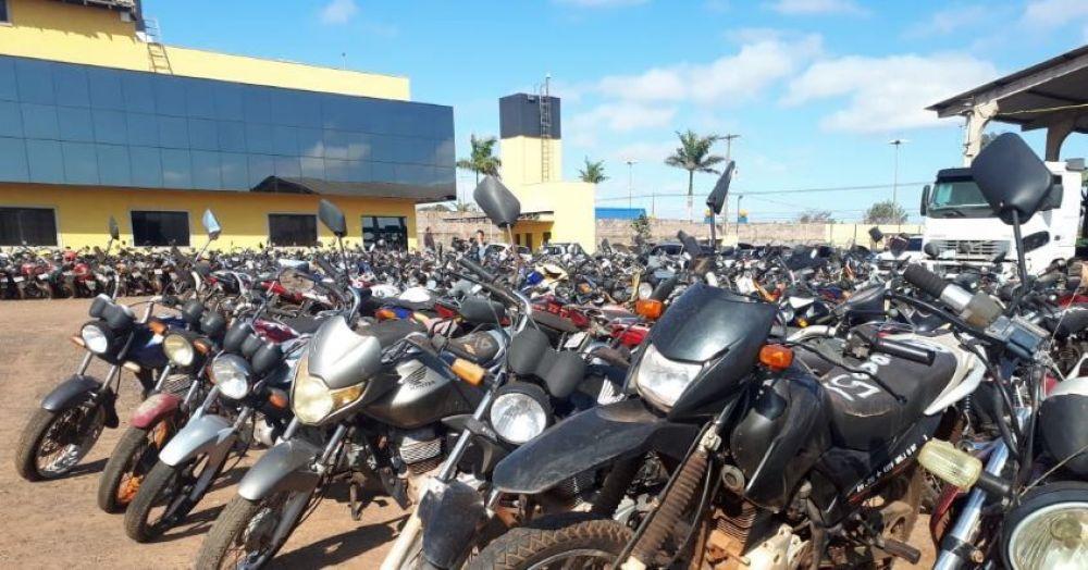 140 veículos apreendidos no Detran de TL vão à leilão nesta sexta-feira 140 veículos apreendidos no Detran de TL vão à leilão nesta sexta-feira