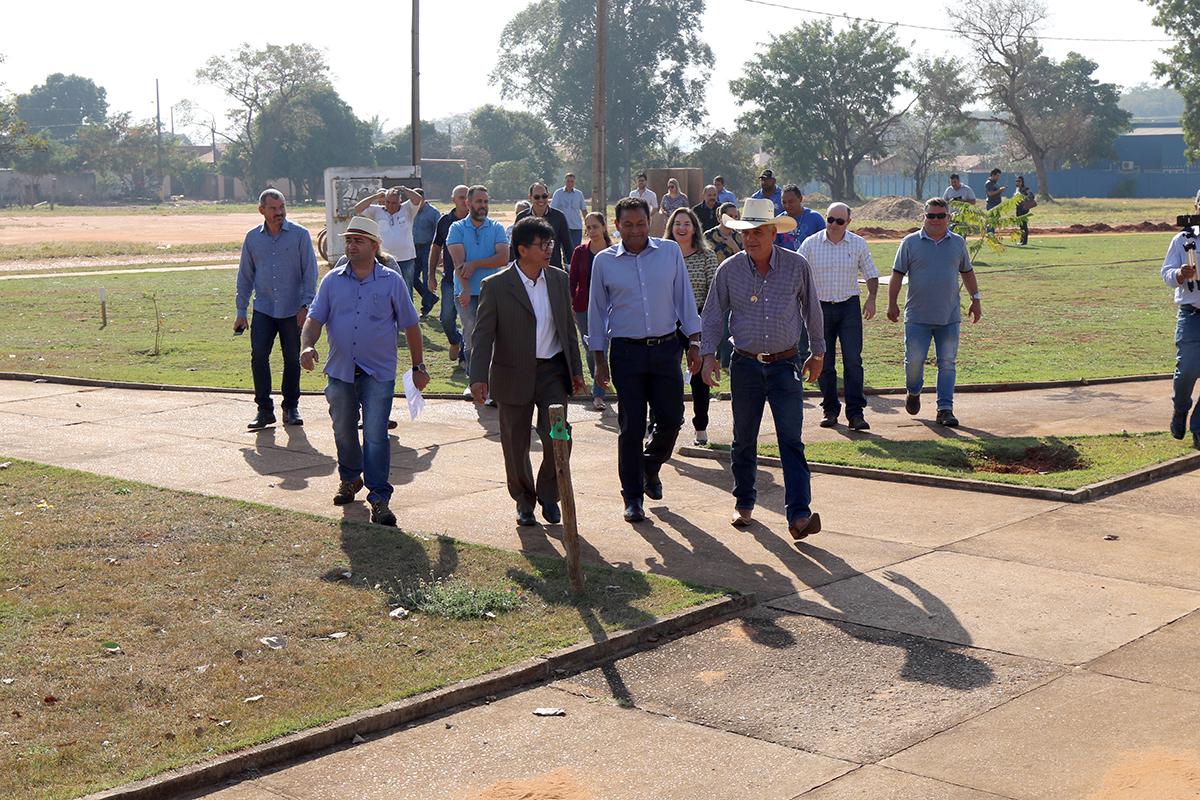 CIDADE EM OBRAS: Angelo Guerreiro visita início das obras de revitalização no bairro Vila Piloto CIDADE EM OBRAS: Angelo Guerreiro visita início das obras de revitalização no bairro Vila Piloto
