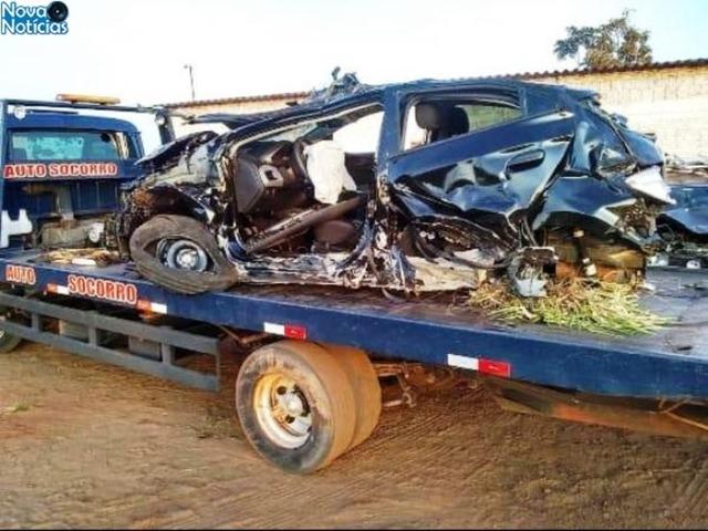 Colisão envolvendo dois carros deixou danos e feridos durante a madrugada na MS-134 Colisão envolvendo dois carros deixou danos e feridos durante a madrugada na MS-134