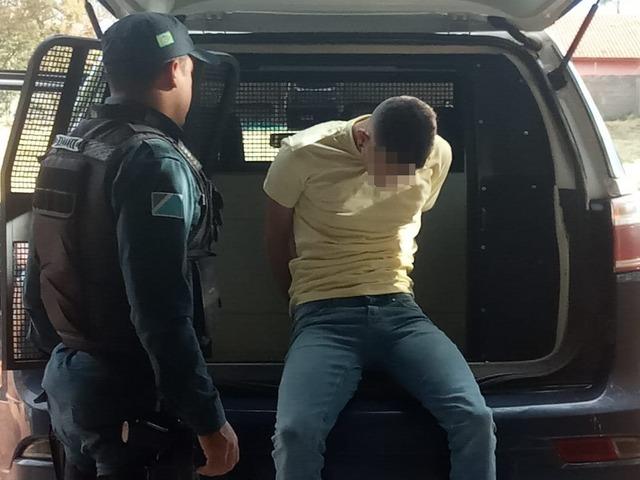 Homem é preso após furtar garota de programa e dar calote em hotel