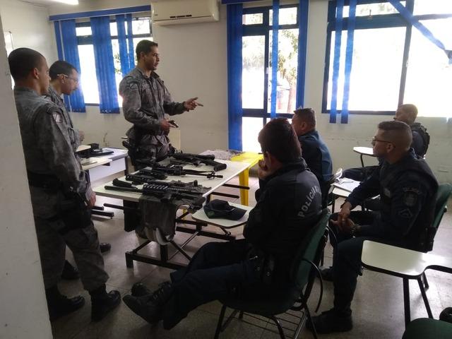 Polícia Militar realiza instrução de armamento para policiais de Três Lagoas