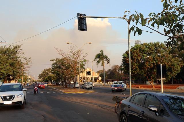 Semáforo temporário organizará trânsito na Avenida Rosário Congro durante a Festa do Folclore