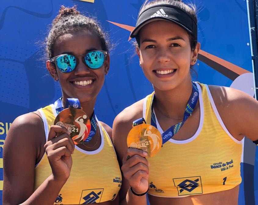 Aninha e Victoria comemoram terceira medalha de ouro no Circuito Brasileiro de Vôlei de Praia Aninha e Victoria comemoram terceira medalha de ouro no Circuito Brasileiro de Vôlei de Praia