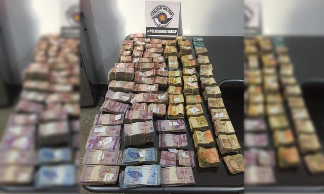 Abordagem policial apreende mais de R$ 200 mil em dinheiro com dois homens na ponte entre MS e SP