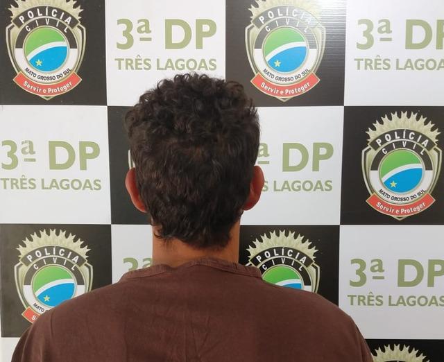 Homem com três mandados de prisão em aberto é preso pela polícia de Três Lagoas Homem com três mandados de prisão em aberto é preso pela polícia de Três Lagoas