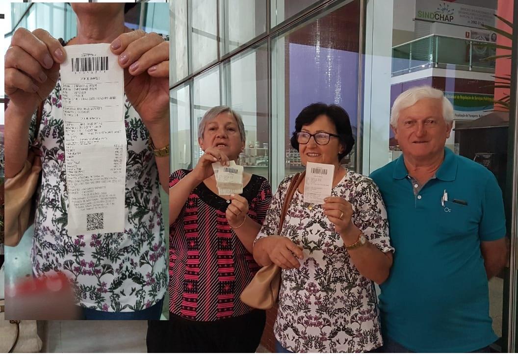 Idosos compram passagens da Viação São Luiz, mas ônibus não chega e caso vai parar na Câmara de Vereadores Idosos compram passagens da Viação São Luiz, mas ônibus não chega e caso vai parar na Câmara de Vereadores