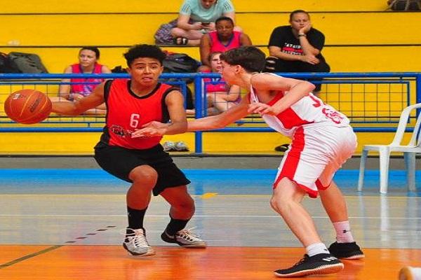 Três-lagoense se destaca em equipe de basquete de Catanduva (SP)
