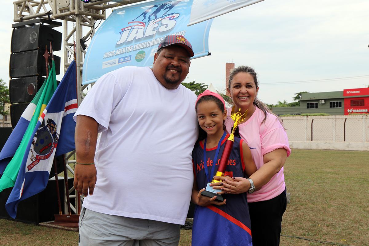 Famílias três-lagoenses prestigiam 3º JAES no estádio da ADEN Famílias três-lagoenses prestigiam 3º JAES no estádio da ADEN
