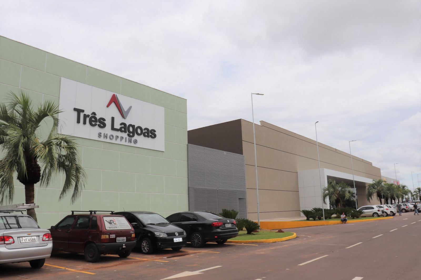 Orçado em R$ 100 milhões, shopping vai gerar mais de 1.100 empregos Orçado em R$ 100 milhões, shopping vai gerar mais de 1.100 empregos