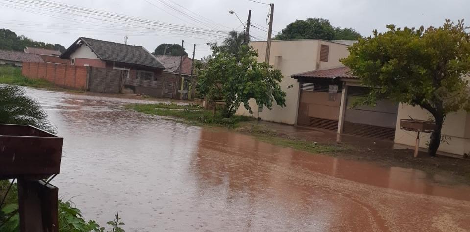 A chuva que atingiu Três Lagoas, nesta quarta (11) registrou volume de 72,6 mm e ventos de 49 Km/h A chuva que atingiu Três Lagoas, nesta quarta (11) registrou volume de 72,6 mm e ventos de 49 Km/h