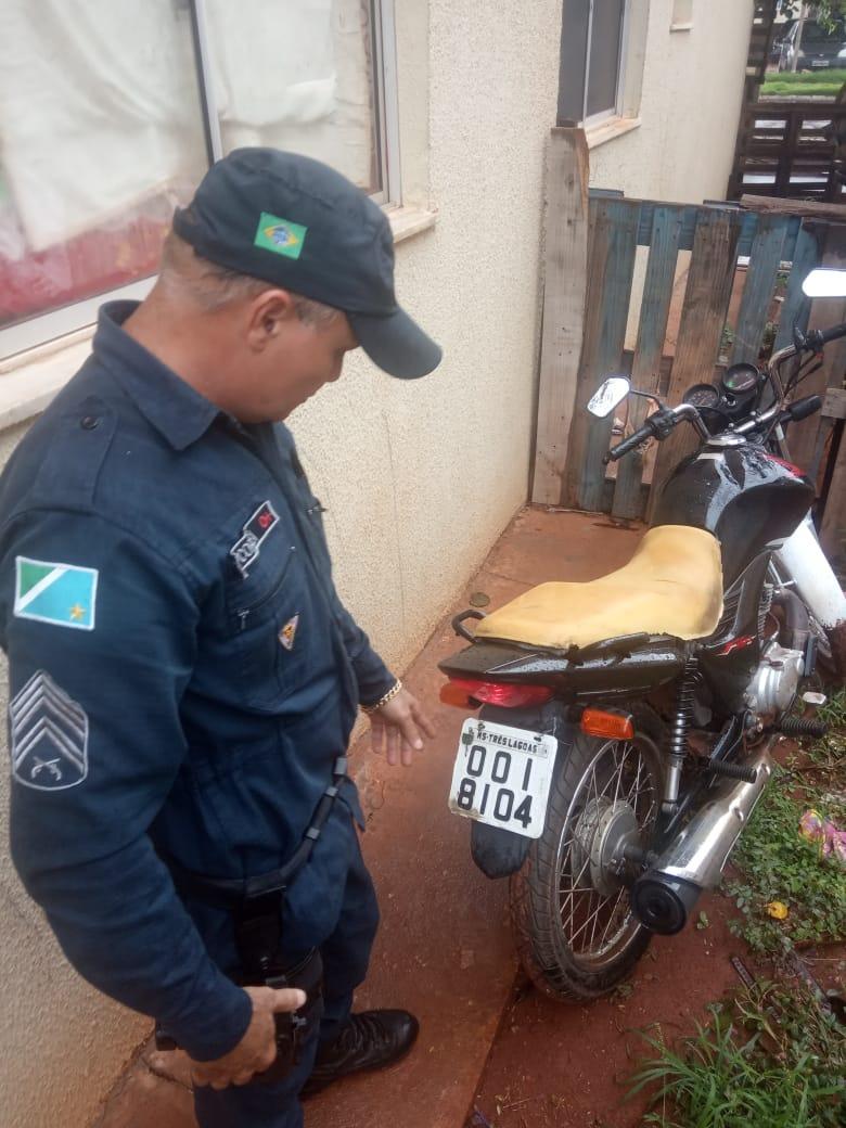 Após denúncia, Polícia Militar recupera moto furtada no Condomínio Tucano