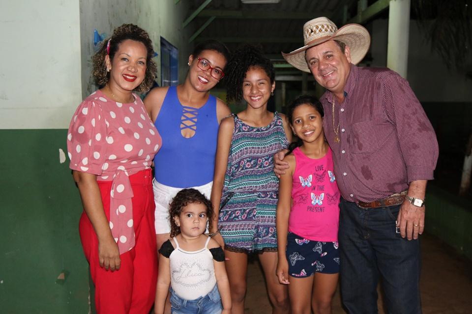 Arapuá recebe iluminação natalina e “Serenata de Natal” da Cultura chega ao fim Arapuá recebe iluminação natalina e “Serenata de Natal” da Cultura chega ao fim