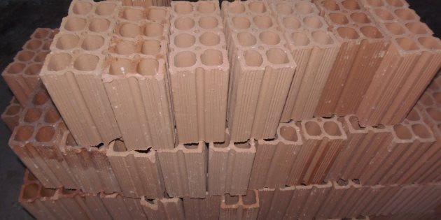 Até blocos de construção não escapam da ação de bandidos em Três Lagoas Até blocos de construção não escapam da ação de bandidos em Três Lagoas