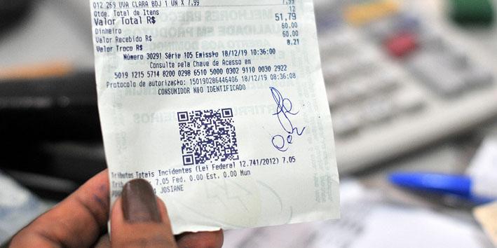 Governo sorteará R$ 300 mil por mês para quem pedir CPF na nota