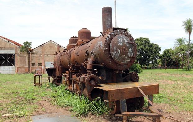 Maria Fumaça será restaurada depois de 40 anos de abandono em pátio da NOB Maria Fumaça será restaurada depois de 40 anos de abandono em pátio da NOB