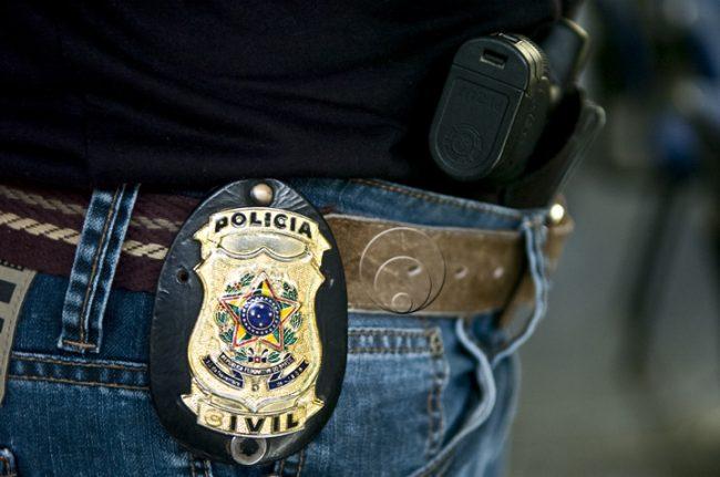 Polícia encontra mãe ferida e filho de 3 anos morto a facadas
