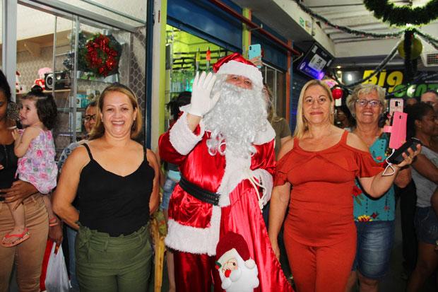 Shopping Popular inaugura oficialmente decoração natalina em Três Lagoas Shopping Popular inaugura oficialmente decoração natalina em Três Lagoas