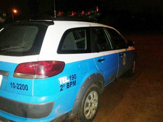 Visivelmente embriagado, motorista é detido após colidir contra portão no Jd Progresso