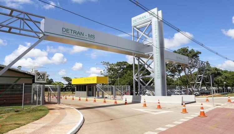 Análise revela que água em bebedouro na sede do Detran-MS é imprópria para consumo