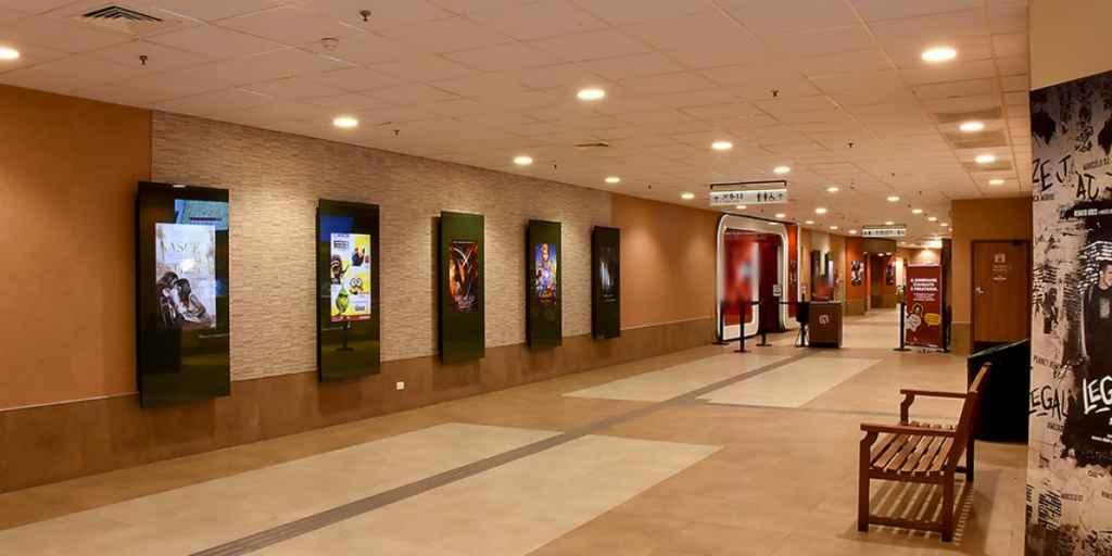 Babá alega ter sofrido racismo em cinema de Campo Grande e procura delegacia Babá alega ter sofrido racismo em cinema de Campo Grande e procura delegacia