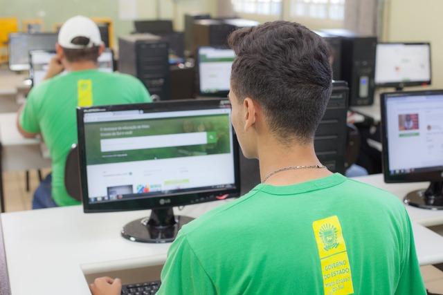 Com 5 opções de cursos profissionalizantes, ensino médio integrado está com matrículas abertas Com 5 opções de cursos profissionalizantes, ensino médio integrado está com matrículas abertas