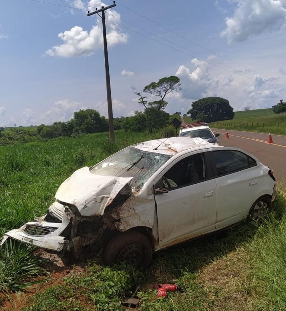 Idoso embriagado fica ferido após capotar carro em Andradina