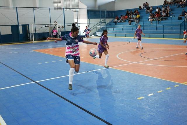 Secretaria de Esporte abre inscrições para escolinha de futsal feminino