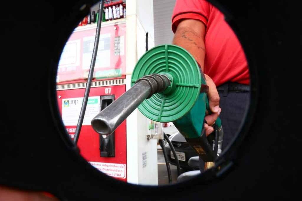 R$ 4,49: preço da gasolina sobe até 30 centavos com aumento do imposto de Reinaldo R$ 4,49: preço da gasolina sobe até 30 centavos com aumento do imposto de Reinaldo
