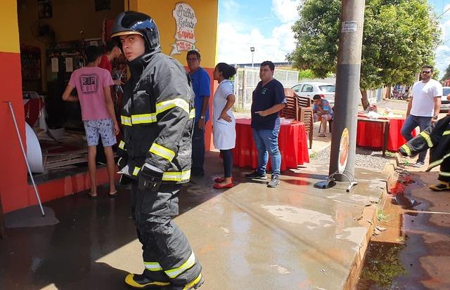 Gás de cozinha provoca incêndio em restaurante de Três Lagoas Gás de cozinha provoca incêndio em restaurante de Três Lagoas