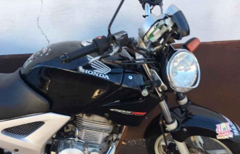 Em Cassilândia, homem danifica moto da ex, ameaça matá-la e acaba preso Em Cassilândia, homem danifica moto da ex, ameaça matá-la e acaba preso