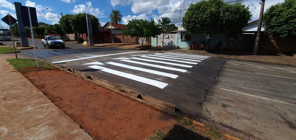 Prefeitura constrói faixa elevada em frente à Clínica da Criança após desativação de lombada eletrônica Prefeitura constrói faixa elevada em frente à Clínica da Criança após desativação de lombada eletrônica
