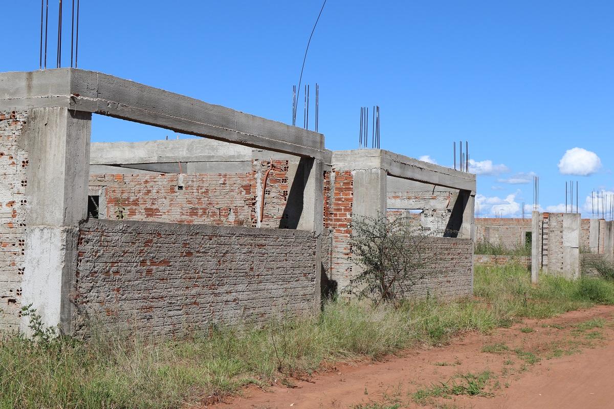Após 3 anos resolvendo trâmites administrativos com o Governo Federal e convênio, Prefeitura retomará obras de dois Centro de Educação Infantil Após 3 anos resolvendo trâmites administrativos com o Governo Federal e convênio, Prefeitura retomará obras de dois Centro de Educação Infantil