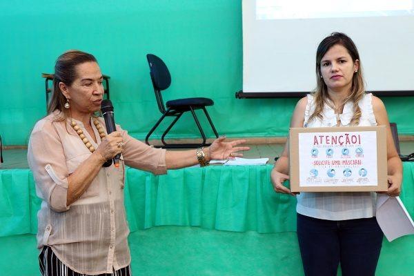 Servidores são orientados sobre o fluxo de atendimento de casos suspeitos nas Unidades de Atenção Primária de Saúde Servidores são orientados sobre o fluxo de atendimento de casos suspeitos nas Unidades de Atenção Primária de Saúde