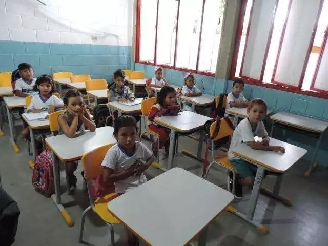 Na suspensão de aulas, prefeitura corta salários de professores 