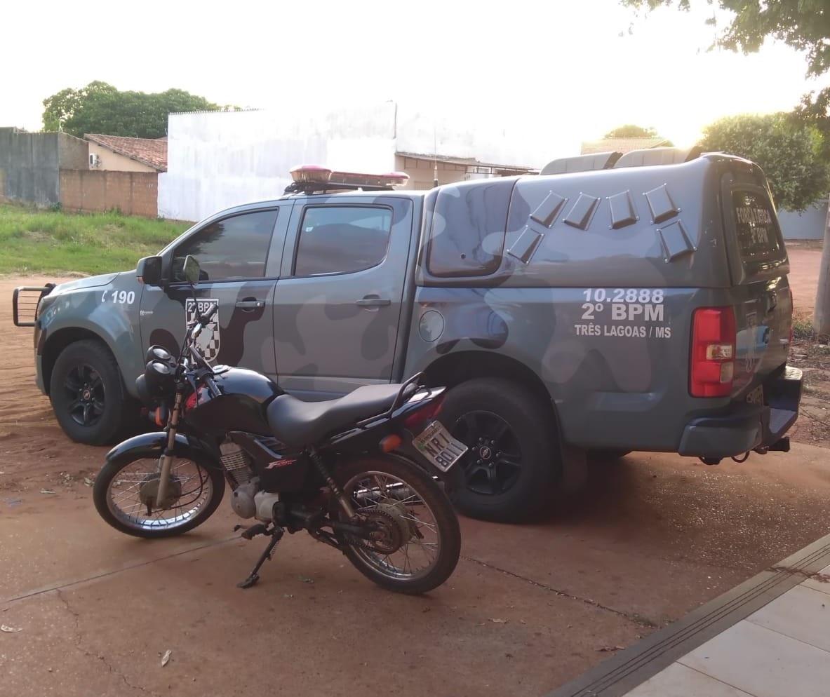 Interno do semiaberto que estava com moto furtada tomava cerveja em bar no momento de sua prisão Interno do semiaberto que estava com moto furtada tomava cerveja em bar no momento de sua prisão