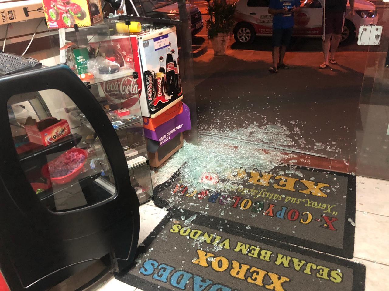 Ladrão aproveita toque de recolher para furtar loja no Centro de Três Lagoas Ladrão aproveita toque de recolher para furtar loja no Centro de Três Lagoas