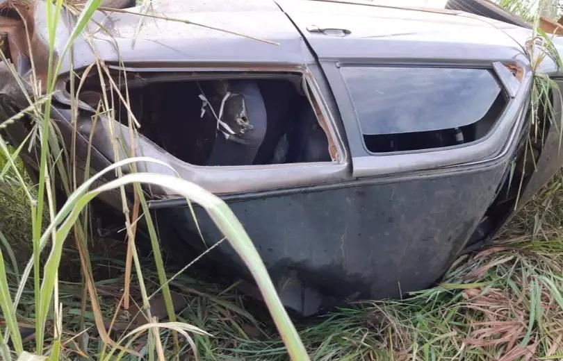 Em Costa Rica, motorista perde controle de direção e capota carro na MS-306 Em Costa Rica, motorista perde controle de direção e capota carro na MS-306
