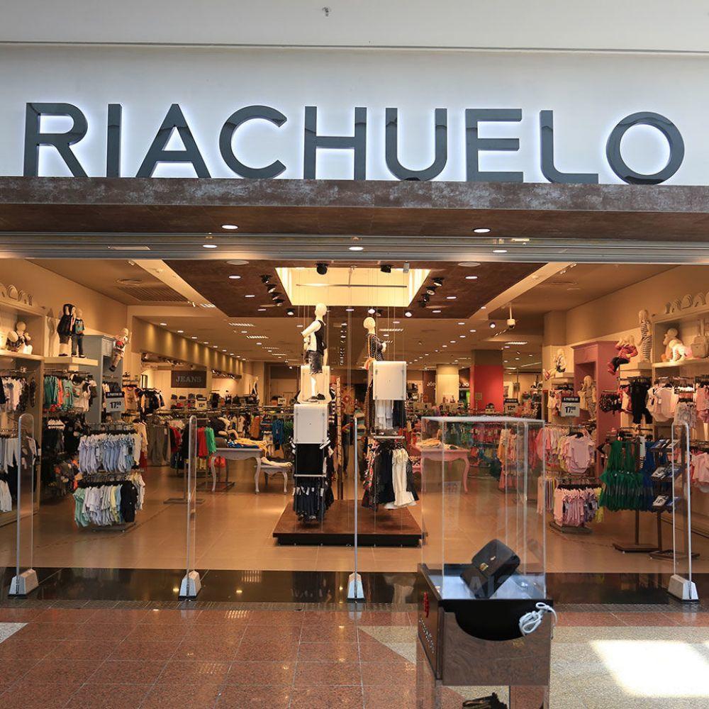 Loja inaugurada no Shopping em Três Lagoas gera novos empregos Loja inaugurada no Shopping em Três Lagoas gera novos empregos