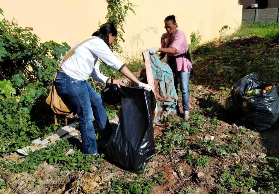 População é alertada a cuidar dos quintais após aumento dos casos de Dengue População é alertada a cuidar dos quintais após aumento dos casos de Dengue