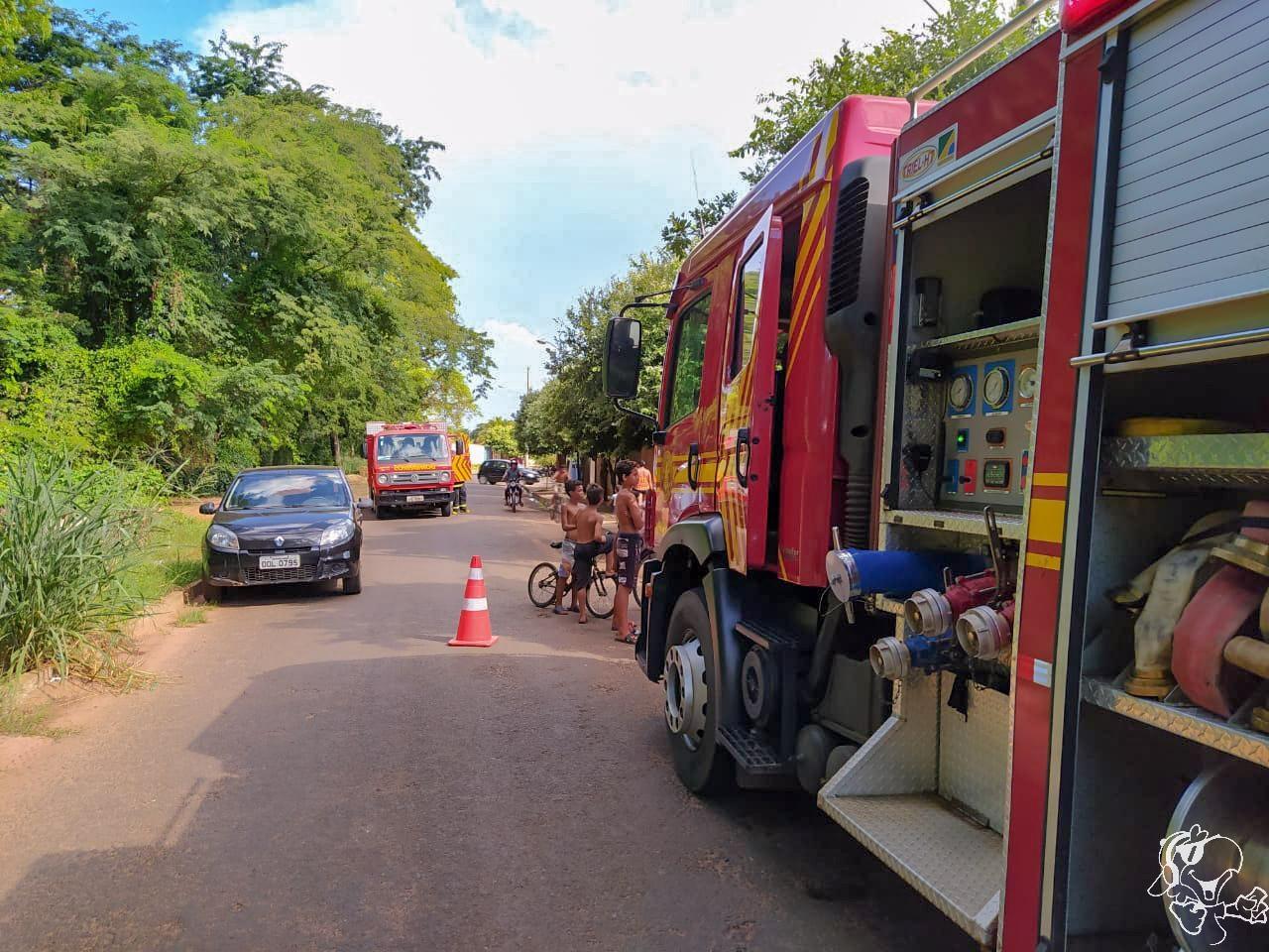 Incêndio na Vila Piloto mobiliza equipes do Corpo de Bombeiros de Três Lagoas Incêndio na Vila Piloto mobiliza equipes do Corpo de Bombeiros de Três Lagoas