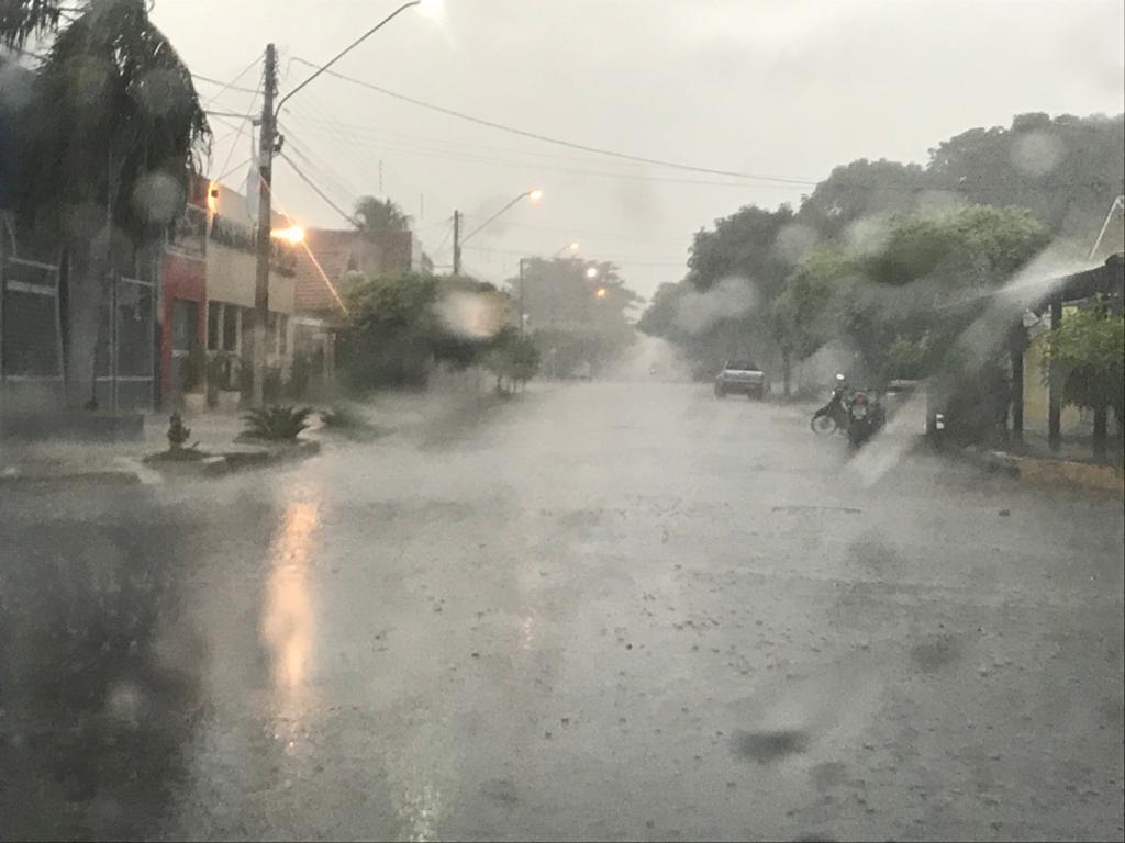 Chuva volta e mal espanta o calor em Três Lagoas 