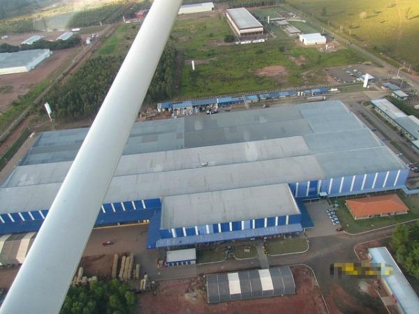"Facão" na Metalfrio: Fábrica de refrigeradores faz demissão em massa devido queda na produção causada pela COVID-19