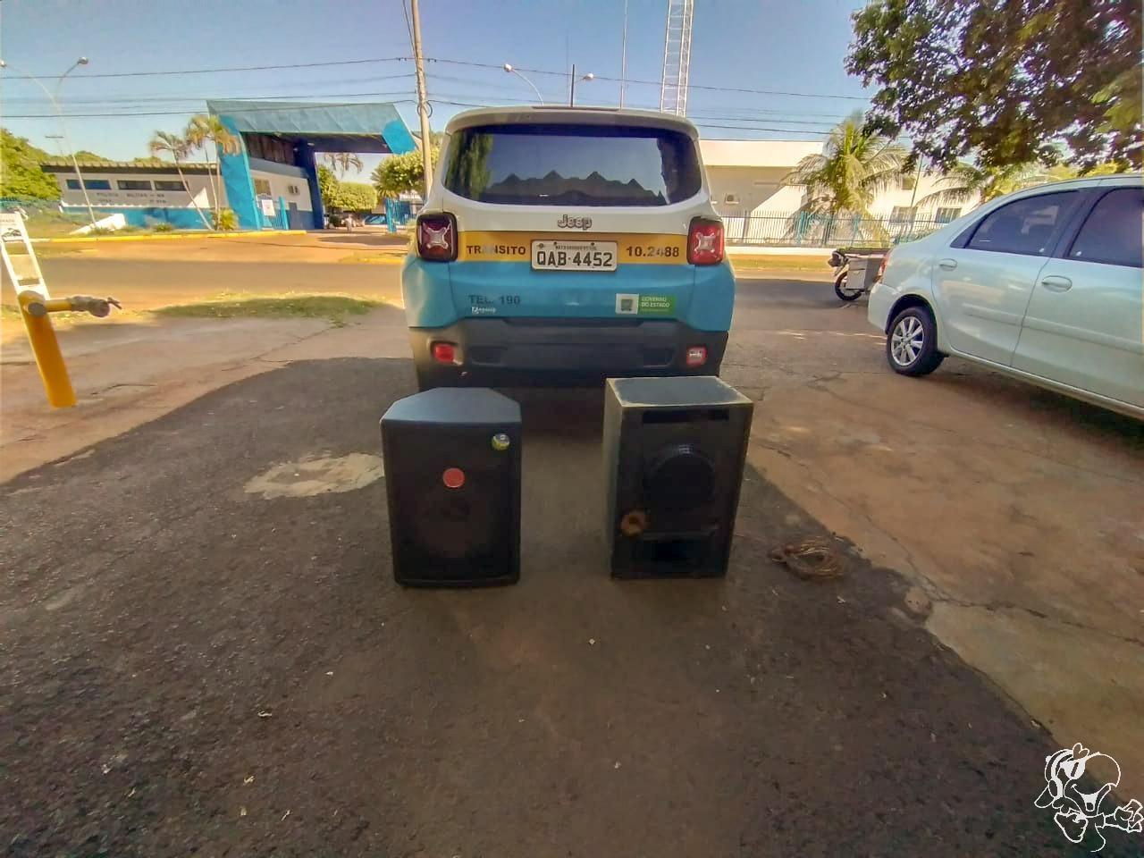 PM recupera caixas de som que possivelmente foram furtadas em Três Lagoas