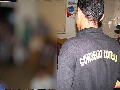 PM, Vigilância Sanitária e Conselho Tutelar acabam com festa e apreendem 11 menores PM, Vigilância Sanitária e Conselho Tutelar acabam com festa e apreendem 11 menores