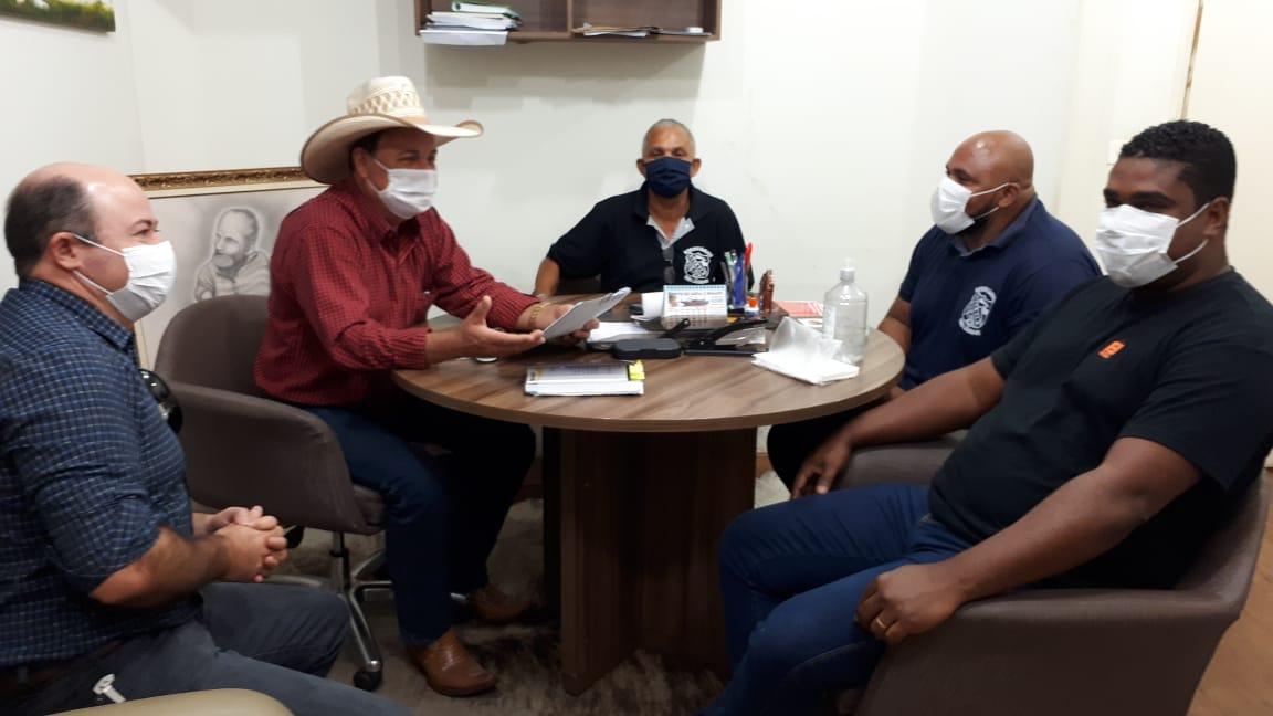 Prefeito de Três Lagoas recebe Sindicato dos Trabalhadores no Transporte Rodoviário da Região em seu gabinete