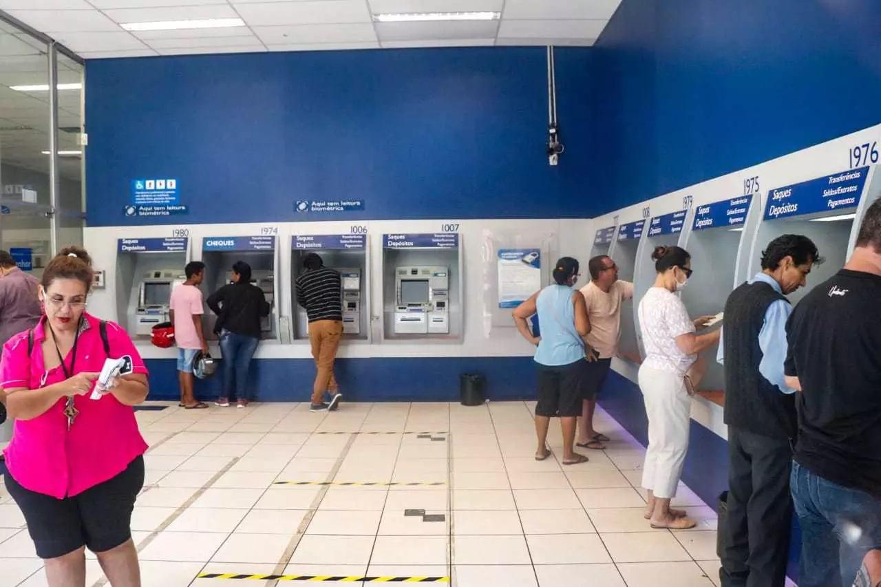 Receita regulariza 13,6 mi de CPFs para acesso a auxílio emergencial Receita regulariza 13,6 mi de CPFs para acesso a auxílio emergencial