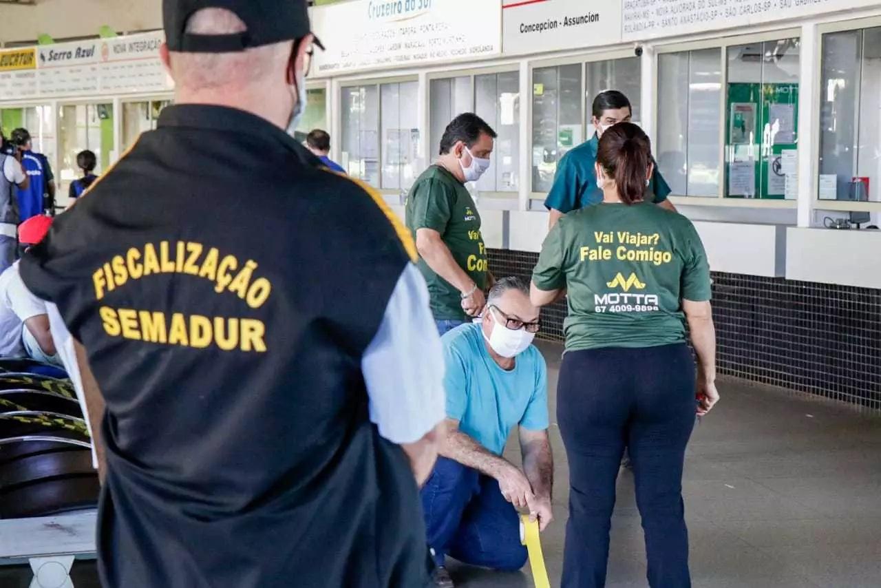 Rodoviária da capital reabre sem movimento e com maioria das empresas fechadas 