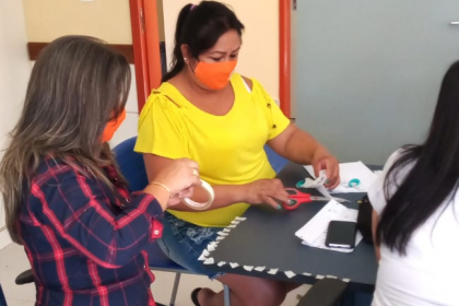 Servidores municipais confeccionam máscaras para alunos e comunidade carente de Três Lagoas Servidores municipais confeccionam máscaras para alunos e comunidade carente de Três Lagoas