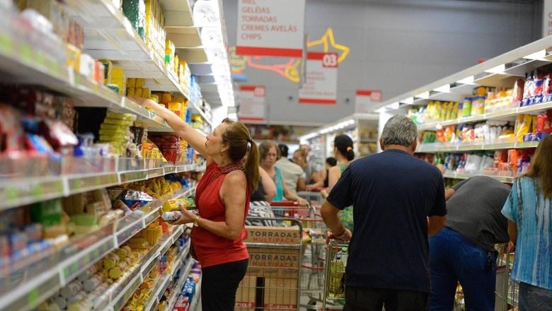 Comércio fecha e mercados abrem no Dia do Trabalho em Três Lagoas