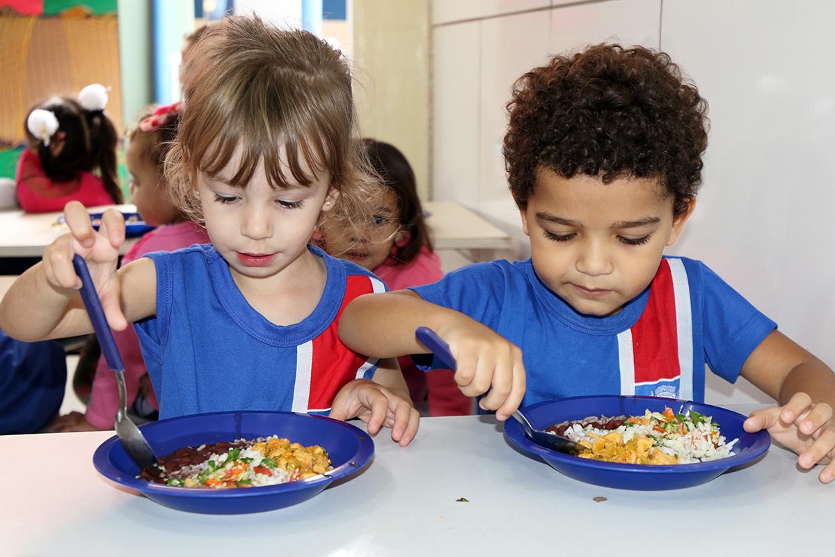 Alunos da Rede Municipal cadastrados no Bolsa Família receberão kit alimentação escolar da Prefeitura de Três Lagoas Alunos da Rede Municipal cadastrados no Bolsa Família receberão kit alimentação escolar da Prefeitura de Três Lagoas